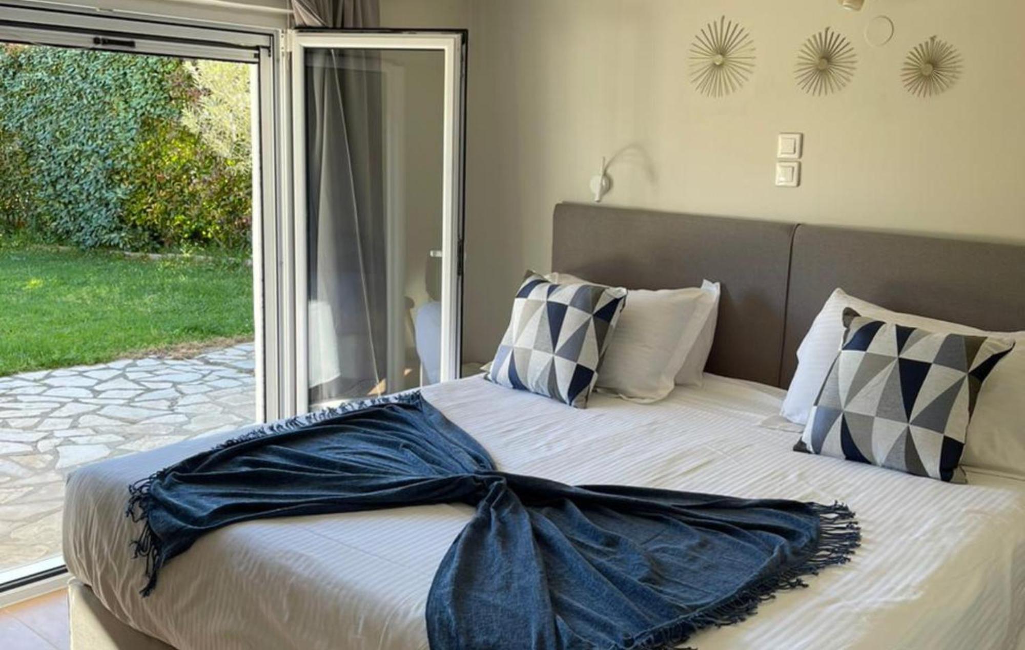 Georgia'S Apartments, Ipsos Corfu Екстериор снимка