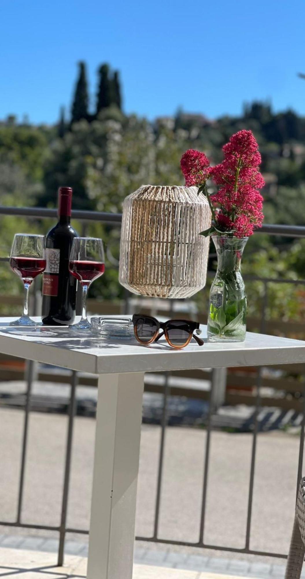 Georgia'S Apartments, Ipsos Corfu Екстериор снимка