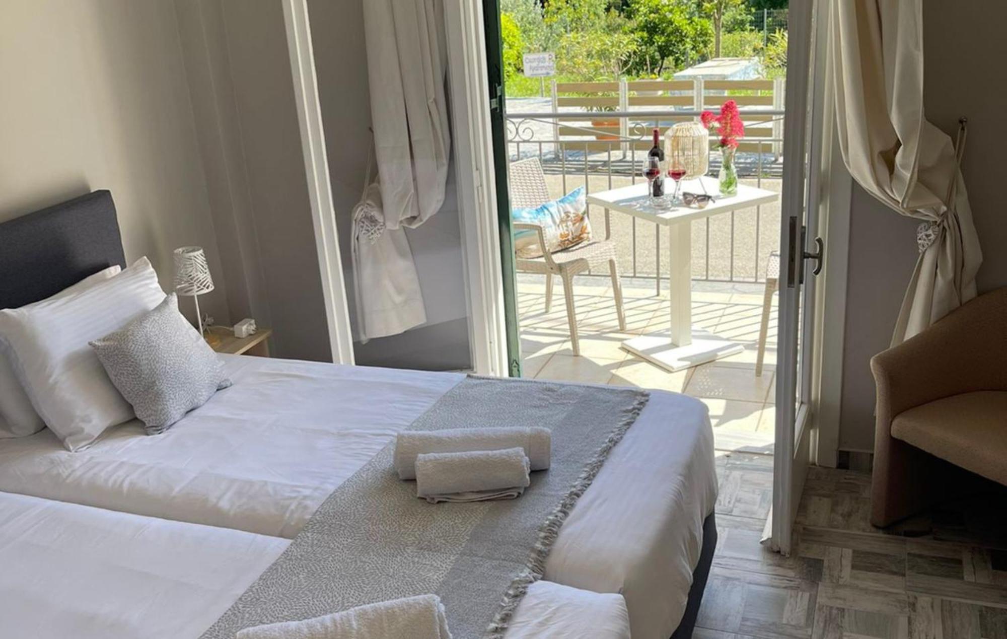 Georgia'S Apartments, Ipsos Corfu Екстериор снимка