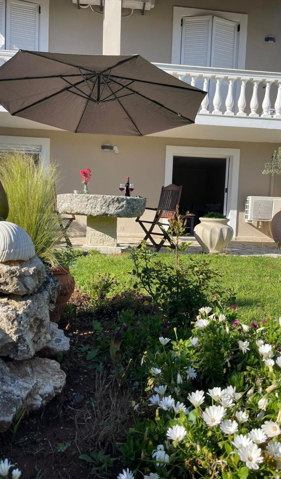 Georgia'S Apartments, Ipsos Corfu Екстериор снимка