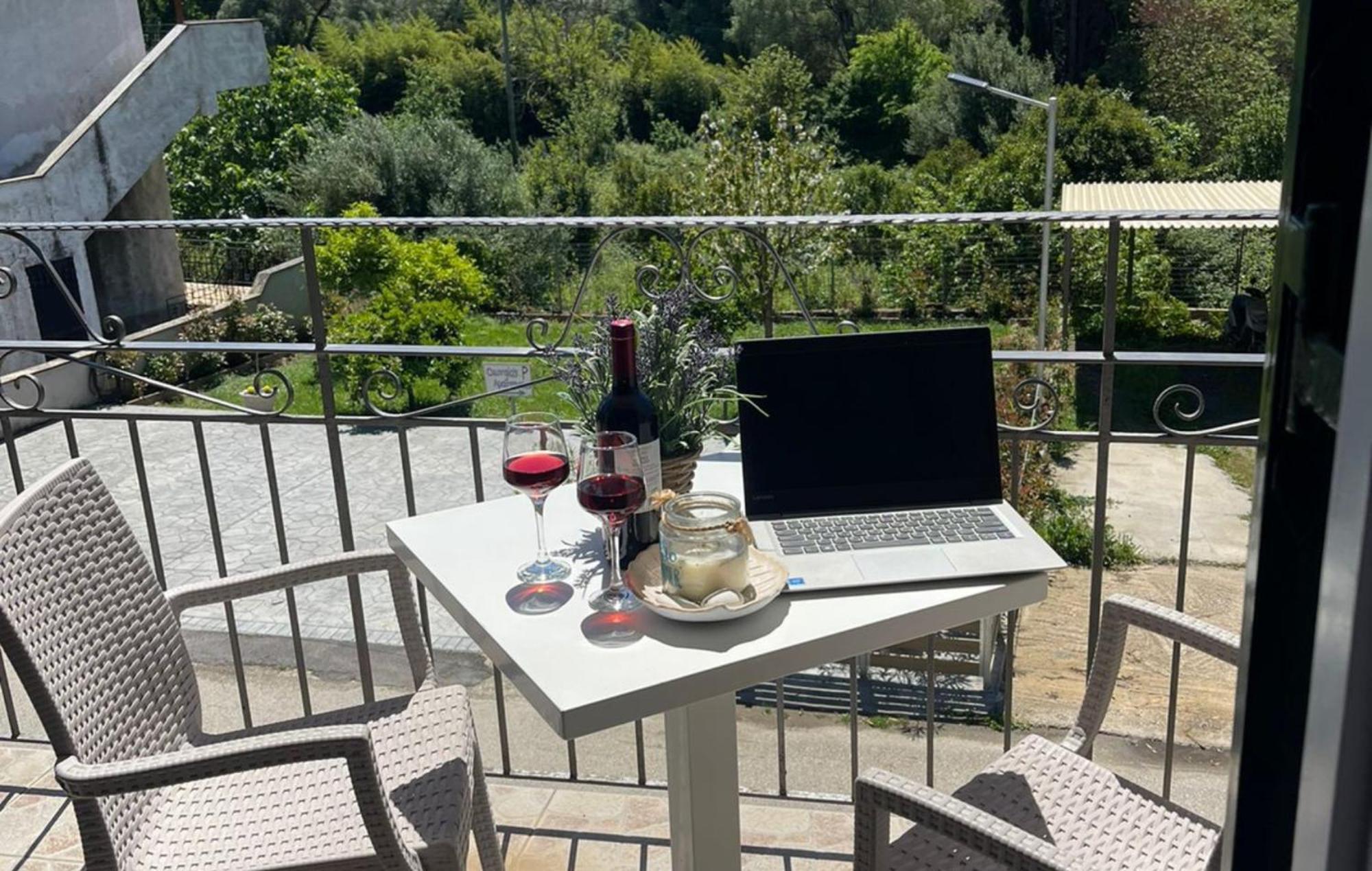 Georgia'S Apartments, Ipsos Corfu Екстериор снимка